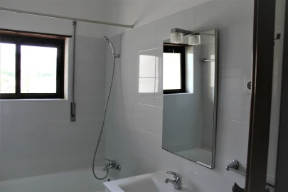 Apartamento T1 para Arrendamento em Santo Antonio dos Olivais