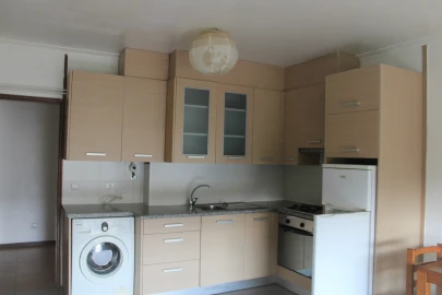 Apartamento T1 para Arrendamento em Santo Antonio dos Olivais
