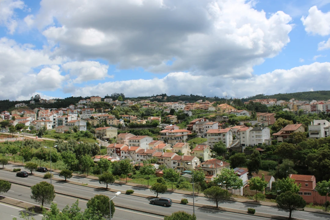 Apartamento T1 para Arrendamento em Santo Antonio dos Olivais Foto 7