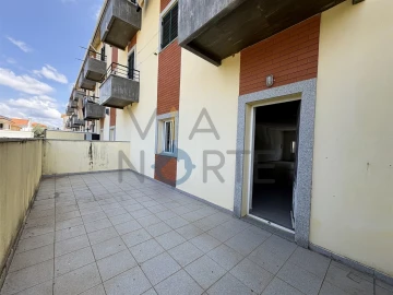 Loja para Arrendamento em Alfandega da Fe