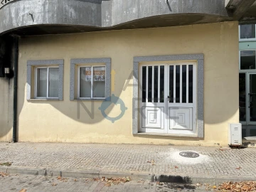 Loja para Arrendamento em Alfandega da Fe