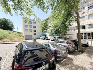 Apartamento T2 para Arrendamento em Mafamude e Vilar do Paraíso