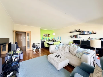 Apartamento T2 para Arrendamento em Mafamude e Vilar do Paraíso
