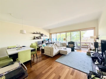 Apartamento T2 para Arrendamento em Mafamude e Vilar do Paraíso