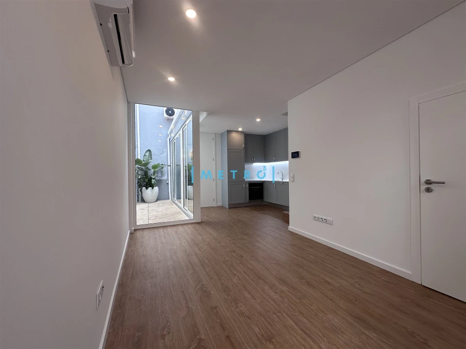 Apartamento T2 para Arrendamento em Aldoar, Foz do Douro e Nevogilde Foto 2