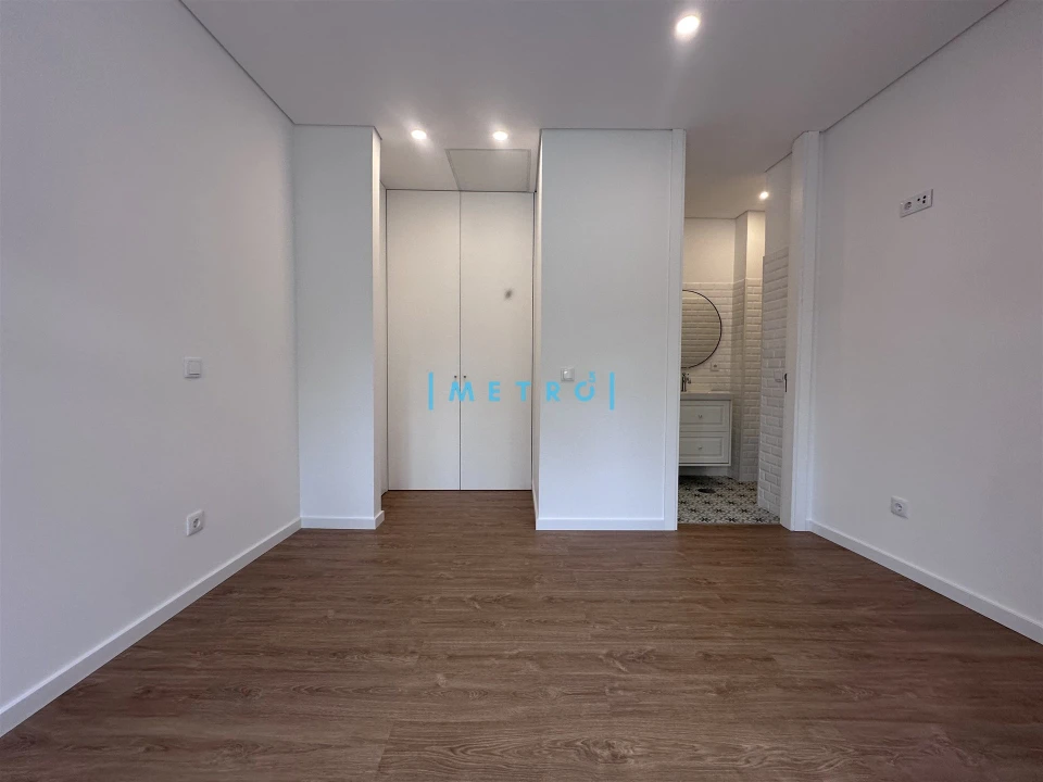 Apartamento T2 para Arrendamento em Aldoar, Foz do Douro e Nevogilde Foto 12