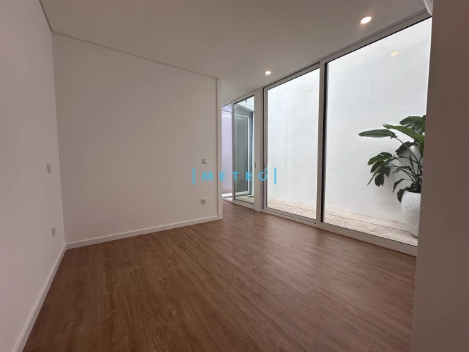 Apartamento T2 para Arrendamento em Aldoar, Foz do Douro e Nevogilde Foto 11