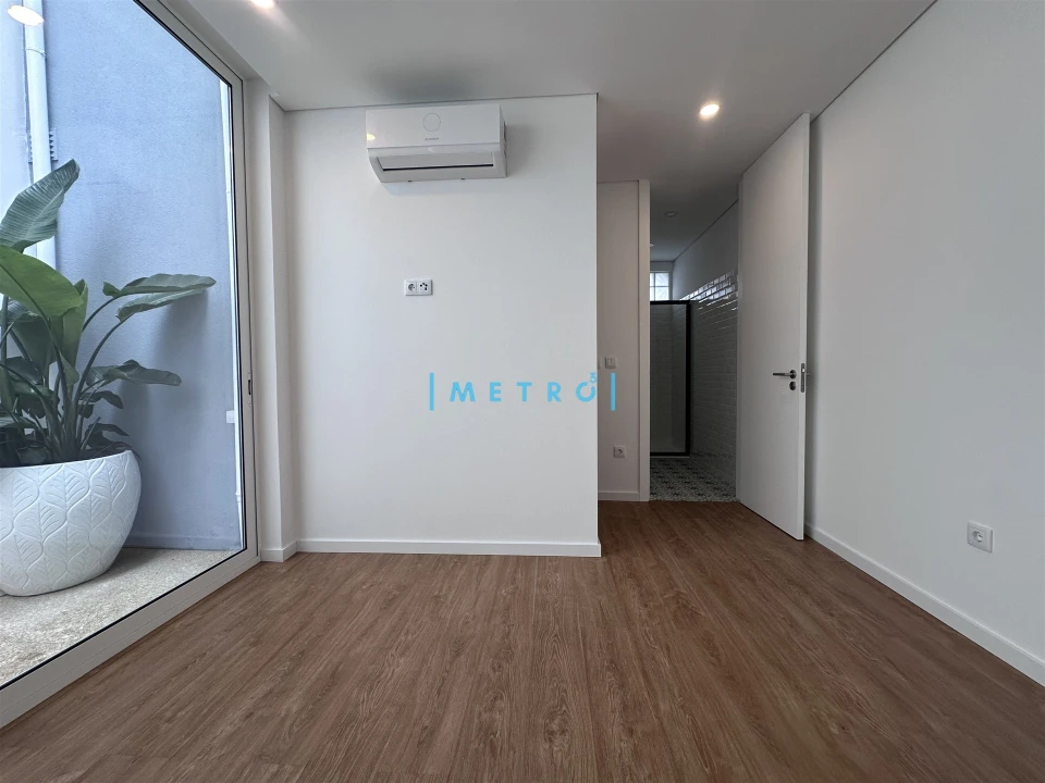 Apartamento T2 para Arrendamento em Aldoar, Foz do Douro e Nevogilde Foto 8
