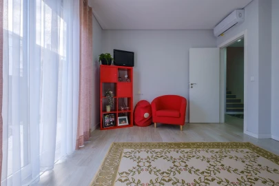 Moradia T4 para Venda em São Domingos de Rana