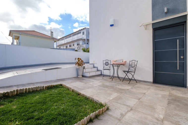 Moradia T4 para Venda em São Domingos de Rana Foto 3
