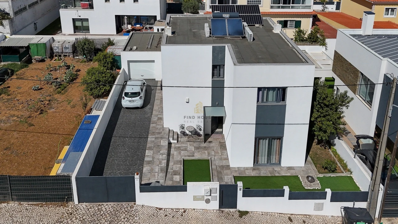Moradia T4 para Venda em São Domingos de Rana Foto 1