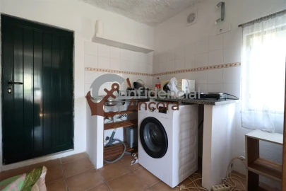 Moradia T0 para Venda em Gouveia (São Pedro e São Julião)