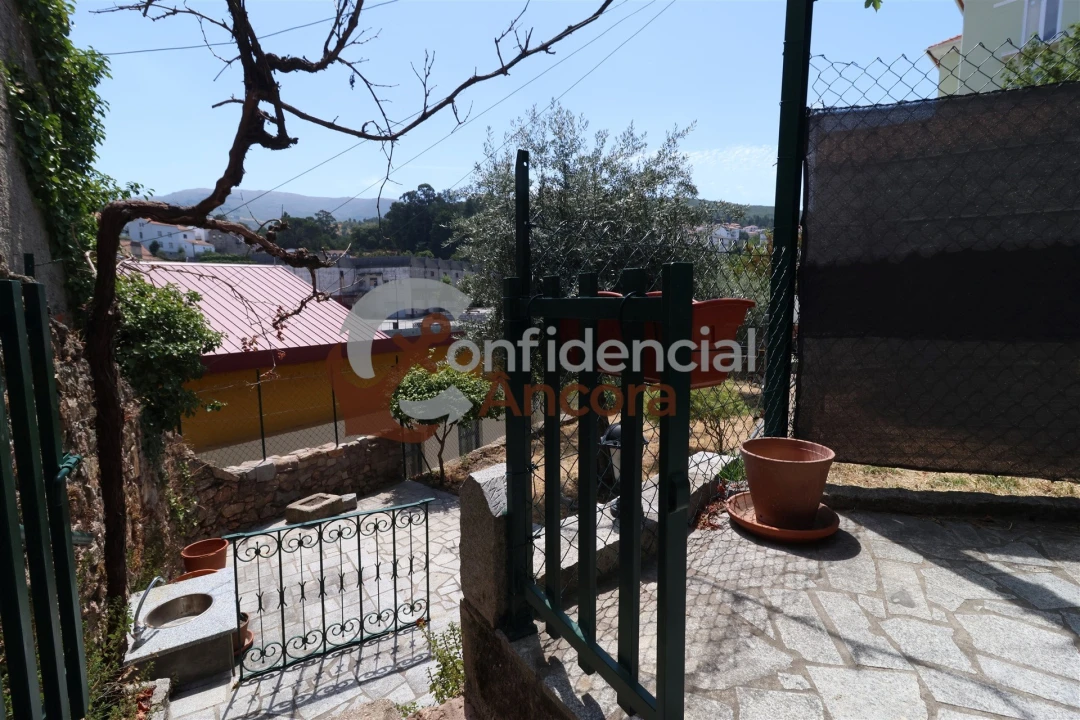 Moradia T0 para Venda em Gouveia (São Pedro e São Julião) Foto 14