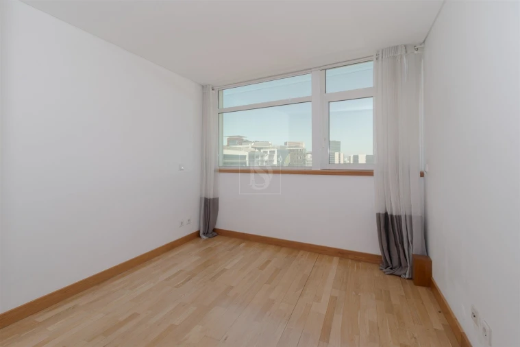 Apartamento T2 para Venda em Parque das Nações Foto 20