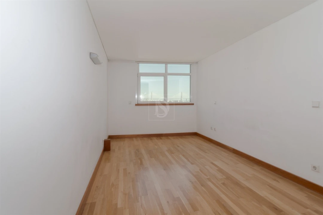 Apartamento T2 para Venda em Parque das Nações Foto 8