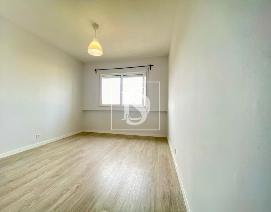 Apartamento T2 para Arrendamento em Santo Antonio da Charneca Foto 7