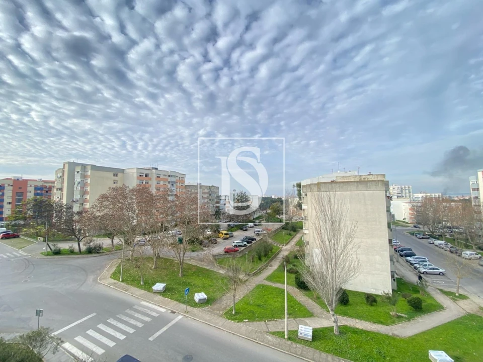 Apartamento T2 para Arrendamento em Santo Antonio da Charneca Foto 12
