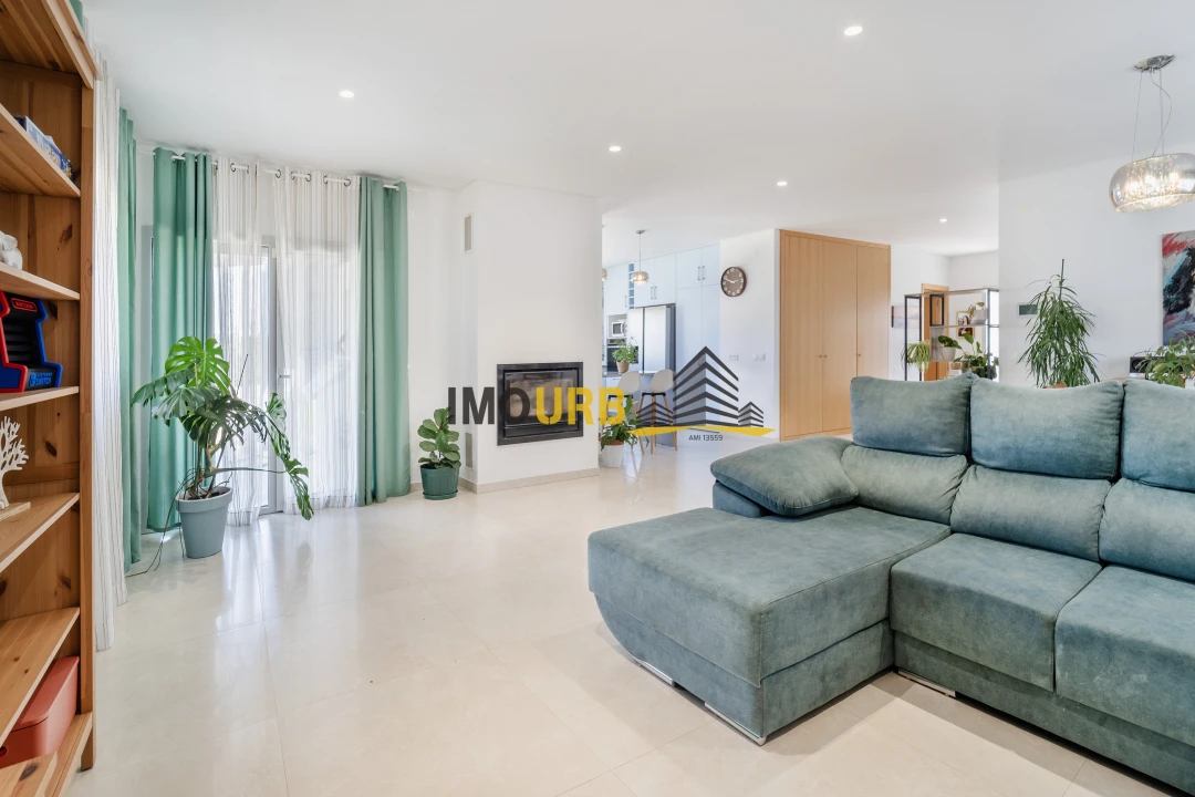 Moradia T4 para Venda em Parceiros e Azoia Foto 19