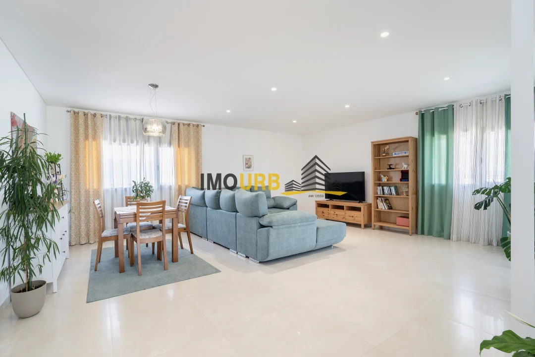 Moradia T4 para Venda em Parceiros e Azoia Foto 15