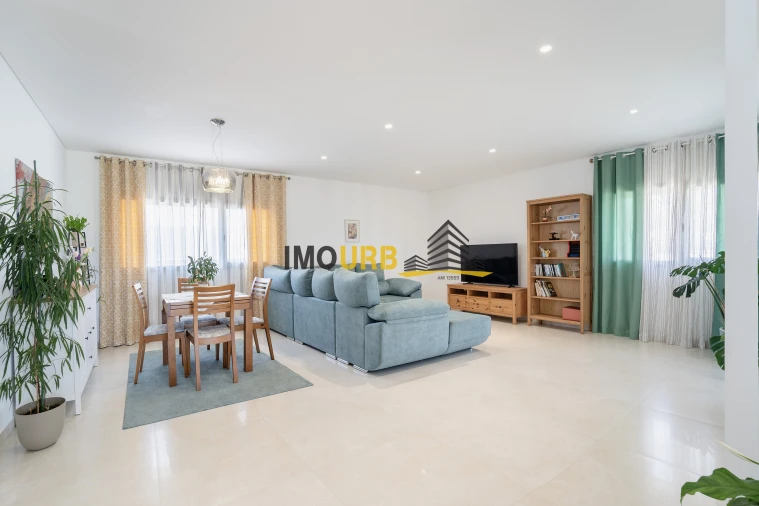 Moradia T4 para Venda em Parceiros e Azoia Foto 15