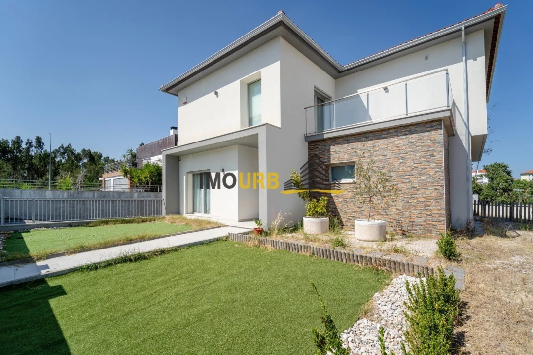Moradia T4 para Venda em Parceiros e Azoia Foto 3