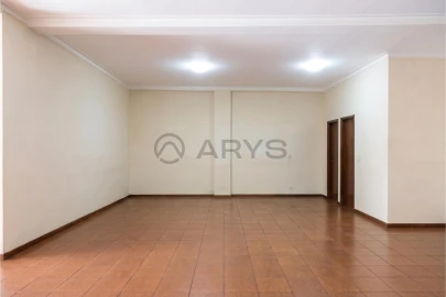 Loja para Arrendamento em Braga (Maximinos, Sé e Cividade)