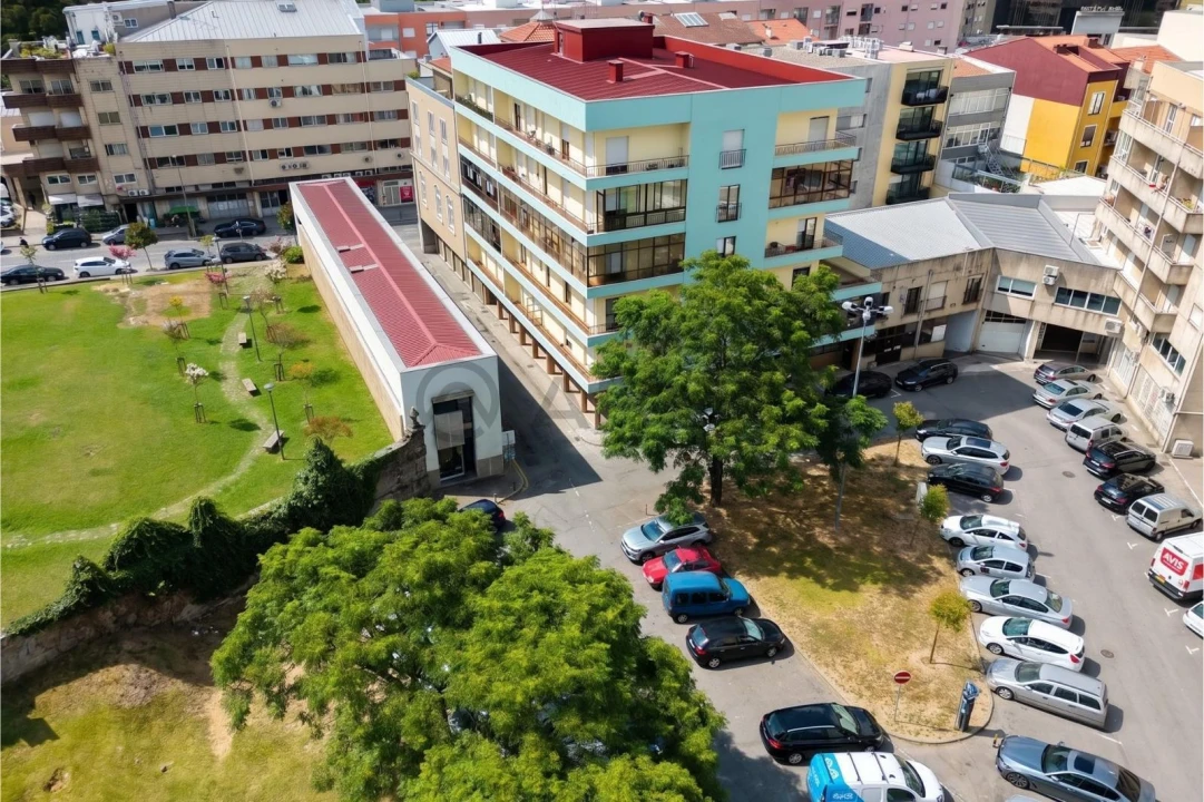 Loja para Arrendamento em Braga (Maximinos, Sé e Cividade) Foto 3
