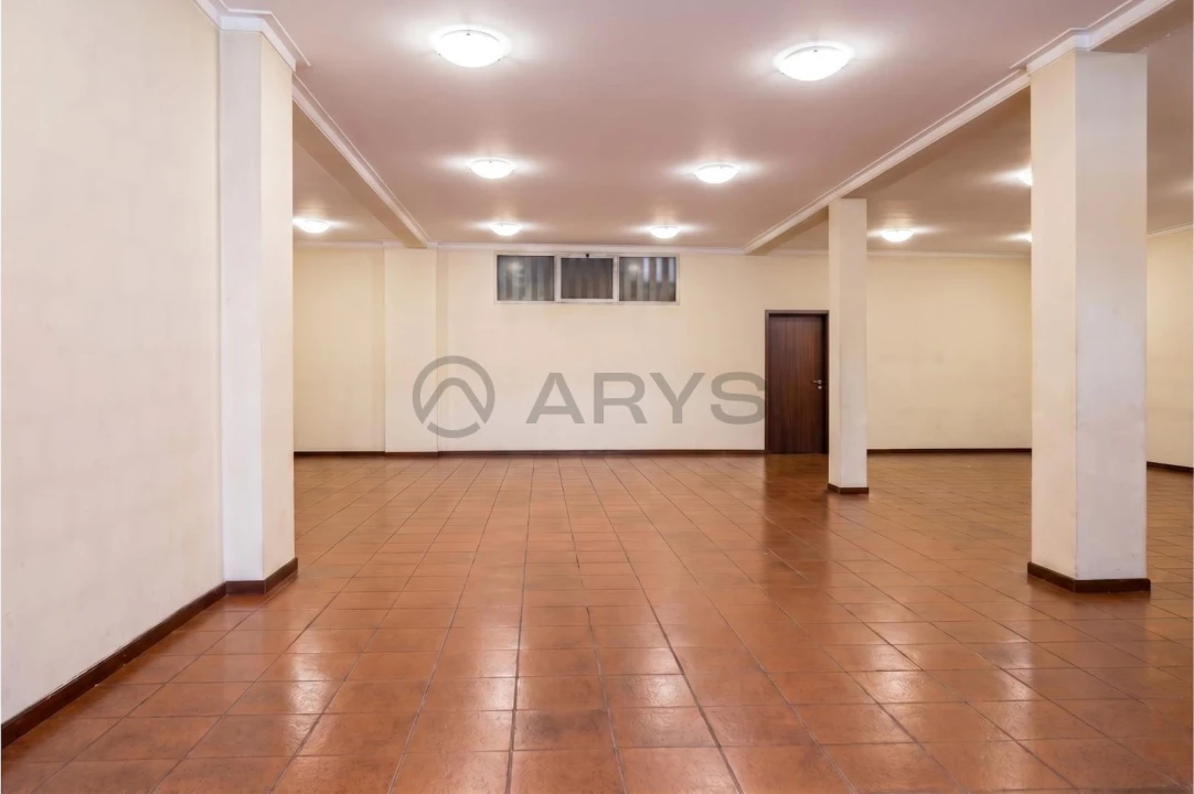 Loja para Arrendamento em Braga (Maximinos, Sé e Cividade) Foto 11