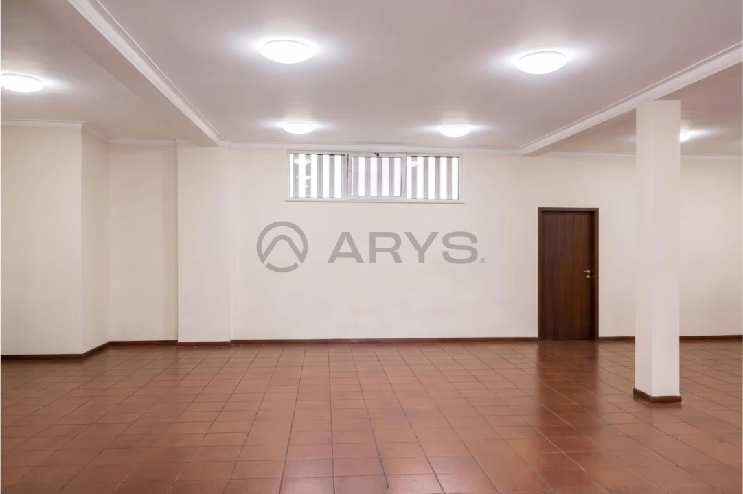 Loja para Arrendamento em Braga (Maximinos, Sé e Cividade) Foto 4