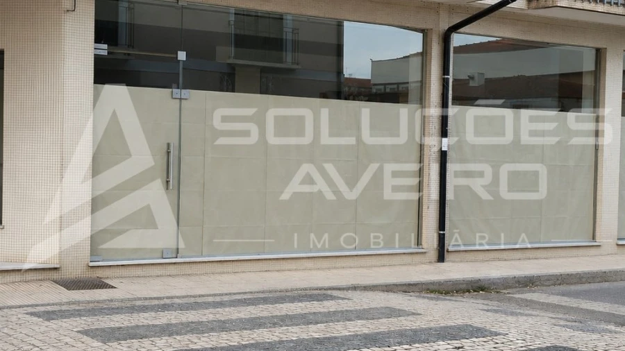 Loja para Arrendamento em Oiã