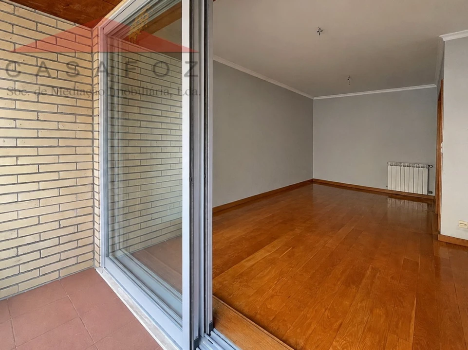 Apartamento T1 para Arrendamento em Ramalde Foto 4