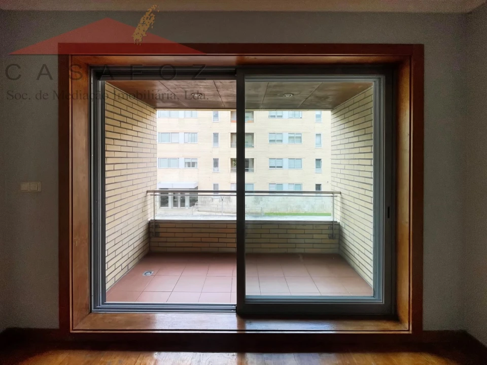 Apartamento T1 para Arrendamento em Ramalde Foto 5