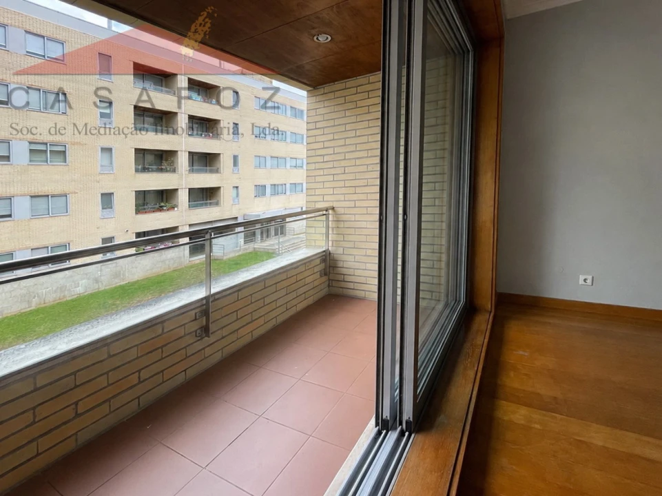 Apartamento T1 para Arrendamento em Ramalde Foto 2