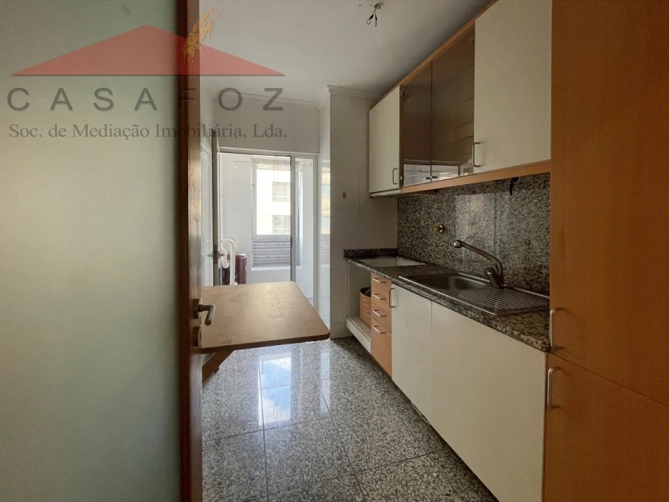 Apartamento T1 para Arrendamento em Ramalde Foto 10