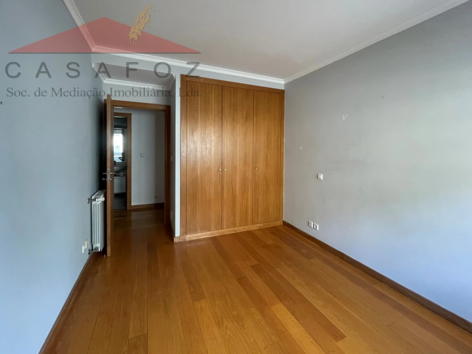 Apartamento T1 para Arrendamento em Ramalde Foto 14