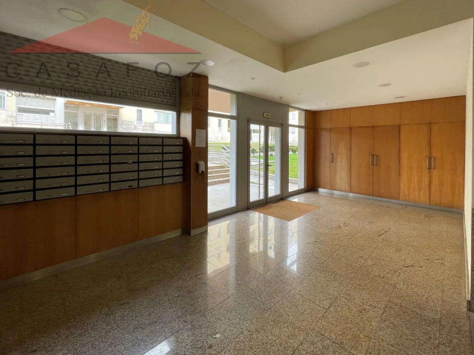 Apartamento T1 para Arrendamento em Ramalde Foto 18