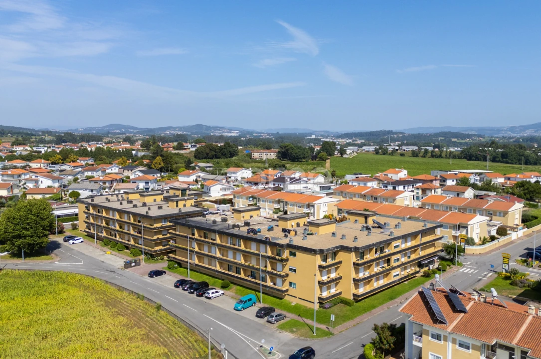 Apartamento T3 para Venda em Esmeriz e Cabeçudos Foto 1