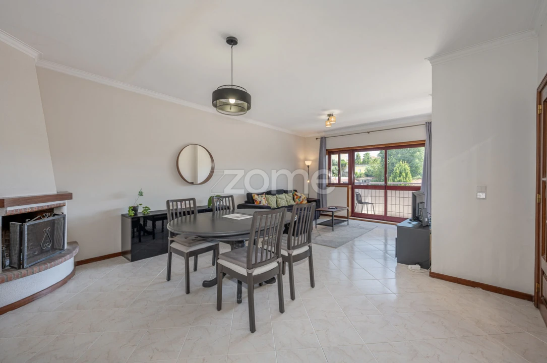 Apartamento T2 para Venda em Oliveira do Douro Foto 1