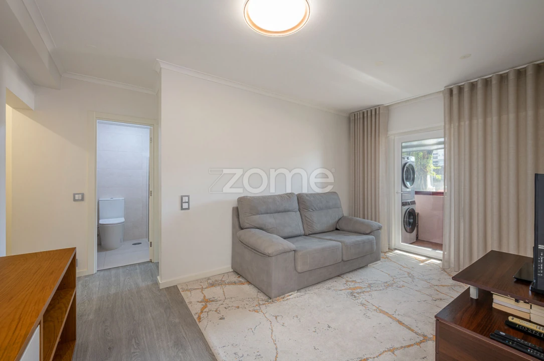 Apartamento T1 para Venda em Cedofeita, Santo Ildefonso, Sé, Miragaia, São Nicolau e Vitória Foto 22