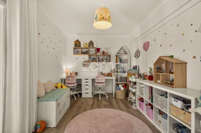 Apartamento T4 para Venda em Queluz e Belas