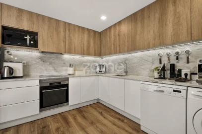 Apartamento T4 para Venda em Queluz e Belas