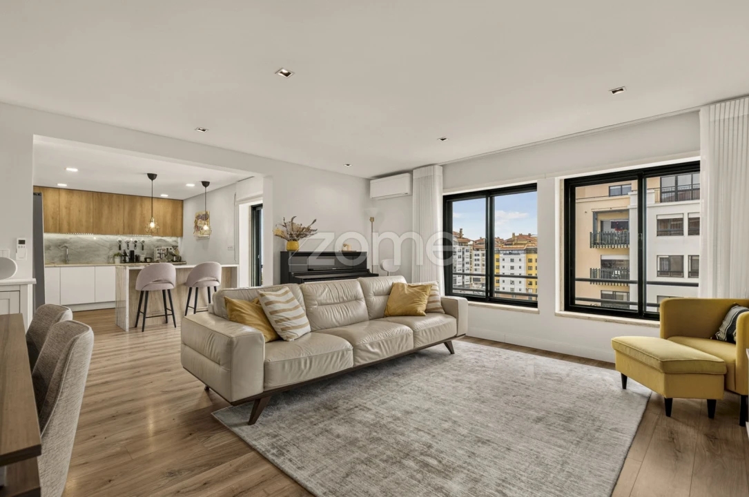 Apartamento T4 para Venda em Queluz e Belas Foto 1