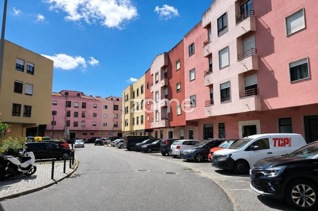 Apartamento T3 para Venda em Algueirão-Mem Martins Foto 18