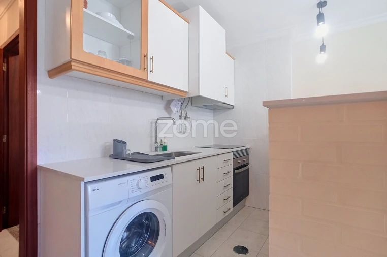 Apartamento T1 para Arrendamento em Tamengos, Aguim e Óis do Bairro Foto 7