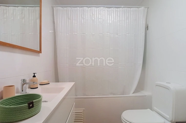 Apartamento T1 para Arrendamento em Tamengos, Aguim e Óis do Bairro Foto 9