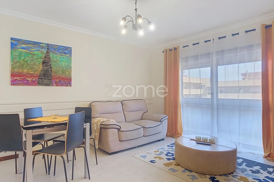 Apartamento T1 para Arrendamento em Tamengos, Aguim e Óis do Bairro Foto 4