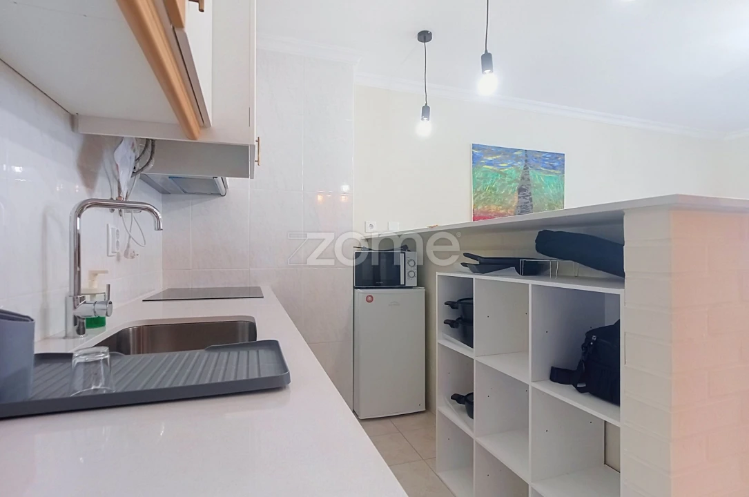 Apartamento T1 para Arrendamento em Tamengos, Aguim e Óis do Bairro Foto 8