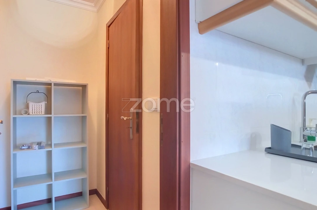 Apartamento T1 para Arrendamento em Tamengos, Aguim e Óis do Bairro Foto 10