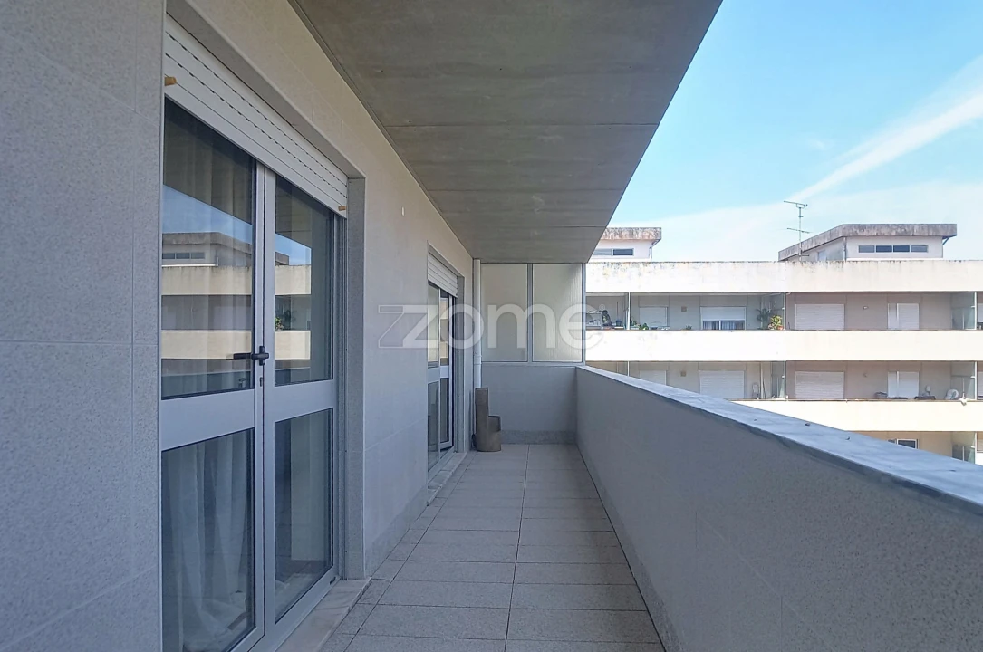 Apartamento T1 para Arrendamento em Tamengos, Aguim e Óis do Bairro Foto 15