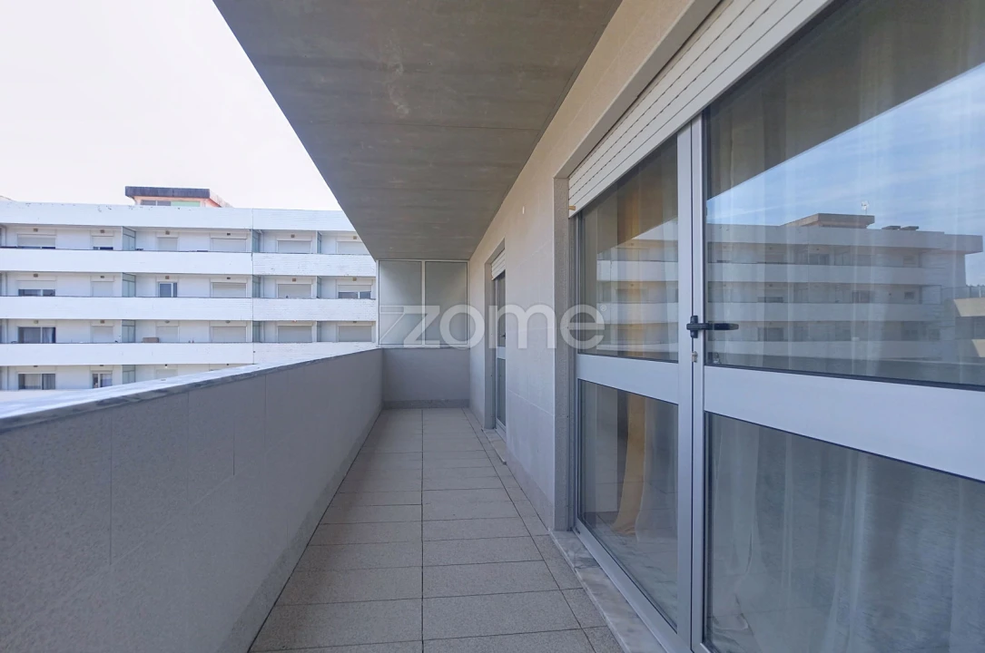 Apartamento T1 para Arrendamento em Tamengos, Aguim e Óis do Bairro Foto 16